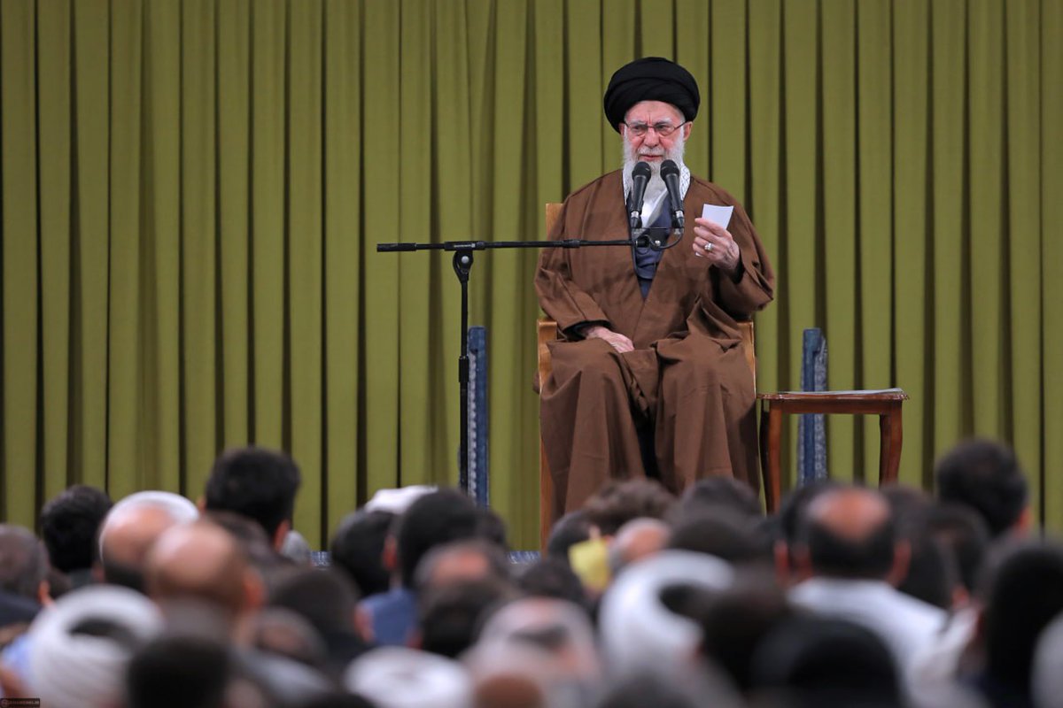 abuza313's tweet photo. رهبر انقلاب: امیرالمومنین(ع) در هیچ درگیری نظامی مغلوب نشد و در همه جا فاتح و غالب بود اما در موارد زیادی با جنگ نرم مانع رسیدن آن بزرگوار به اهدافشان شدند
#انصاف_و_اقتدار https://t.co/MldOfriHer