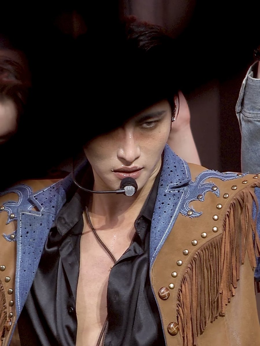 icypuertea's tweet image. oh my god.