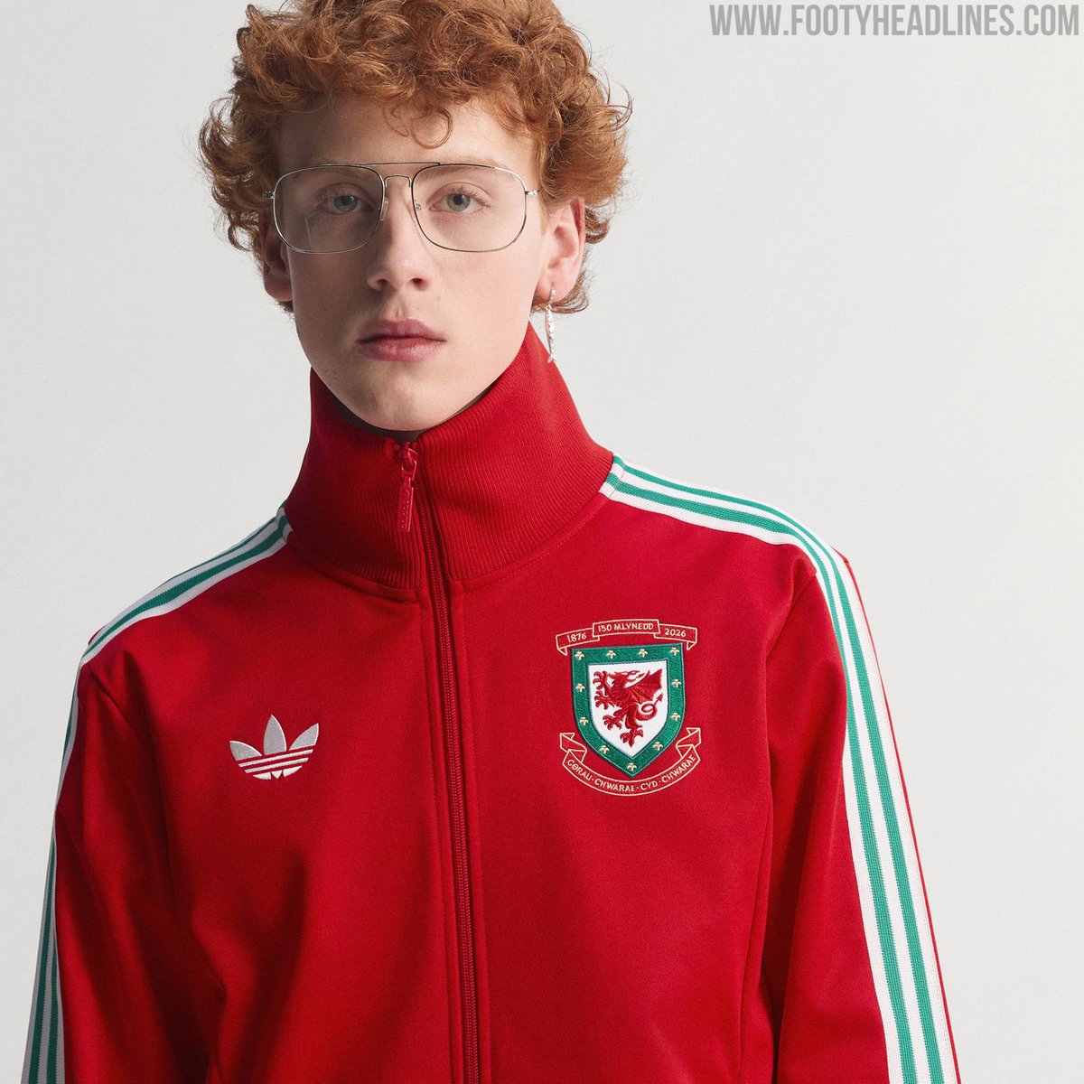 fearlessidzine's tweet image. Finally, Adidas and Cymru get their act together 😍