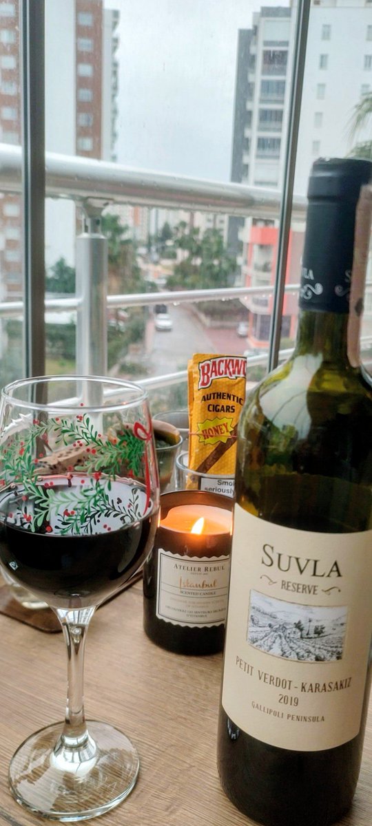 #suvla #reserve #karasakız #petitverdot #iyişarap #reklamdeğildir
Keyifli bir gün dilerim🌺