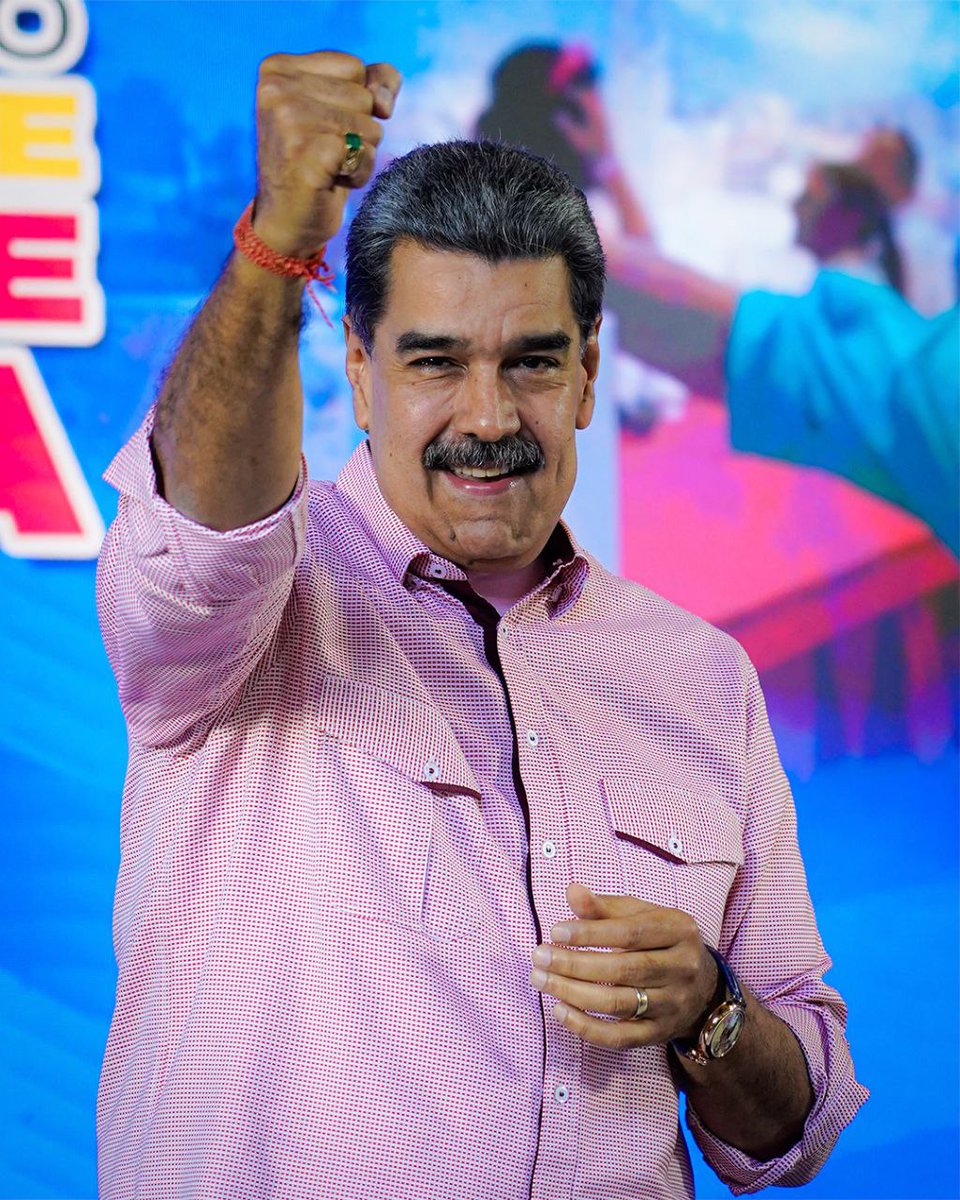 Armandocv781123's tweet photo. La agresión imperialista del gobierno de Donald Trump contra #Venezuela es contra la humanidad toda. 
Apoyamos firmemente a Nicolás Maduro y al pueblo Bolivariano.
#ManosFueraDeVenezuela https://t.co/BaXtB5znNU