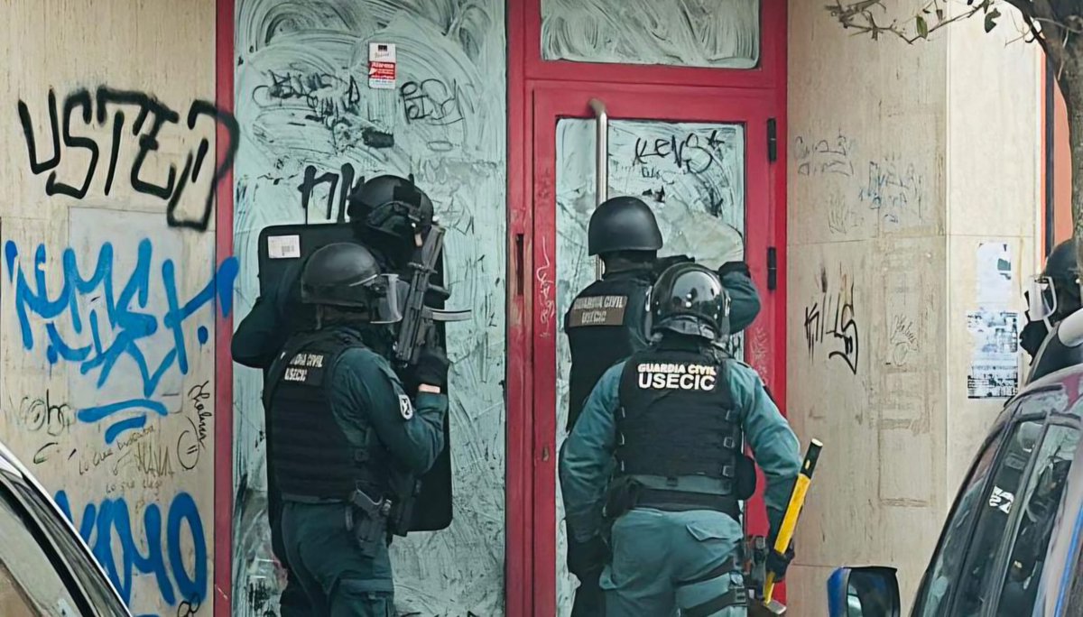 Acabo de hablar con el Delegado del Gobierno en Madrid, Francisco Martín <a href="/franmartagui/">Fran Martín Aguirre</a>, para felicitarle por la magnífica actuación de la Guardia Civil que, contando con la debida autorización judicial, ha conseguido desmantelar la banda juvenil que ocupaba un local en Arganda y