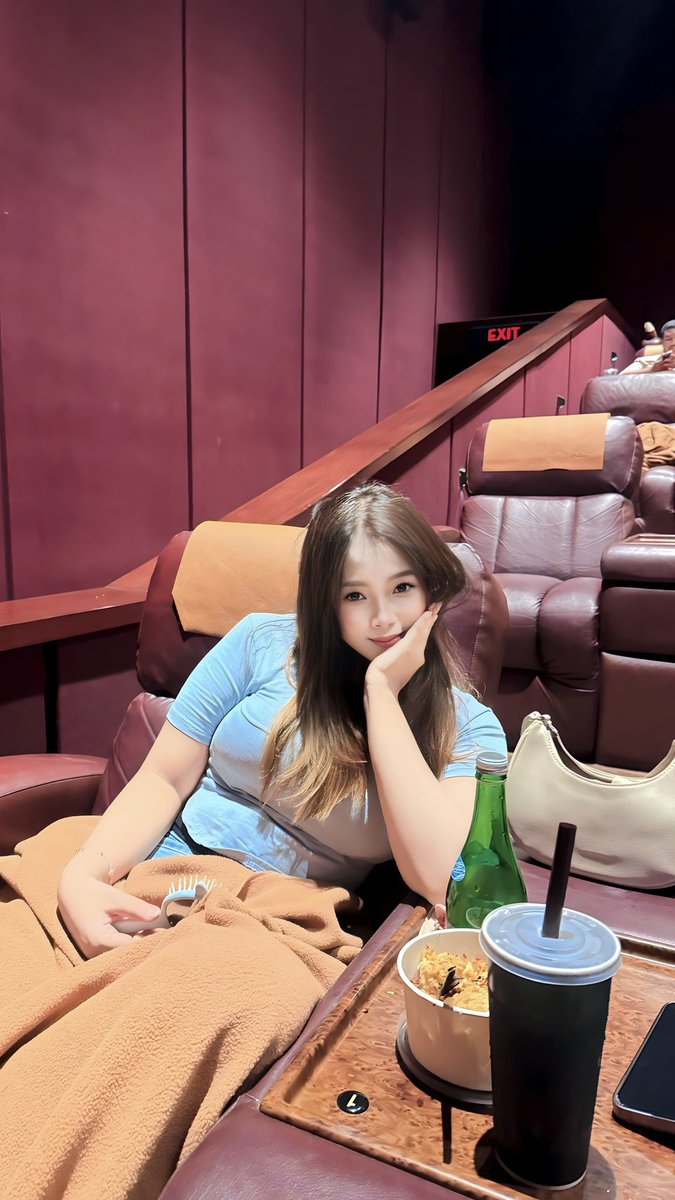 riseolaf's tweet photo. see u in 2029🩵 https://t.co/DHiKfLtpJd