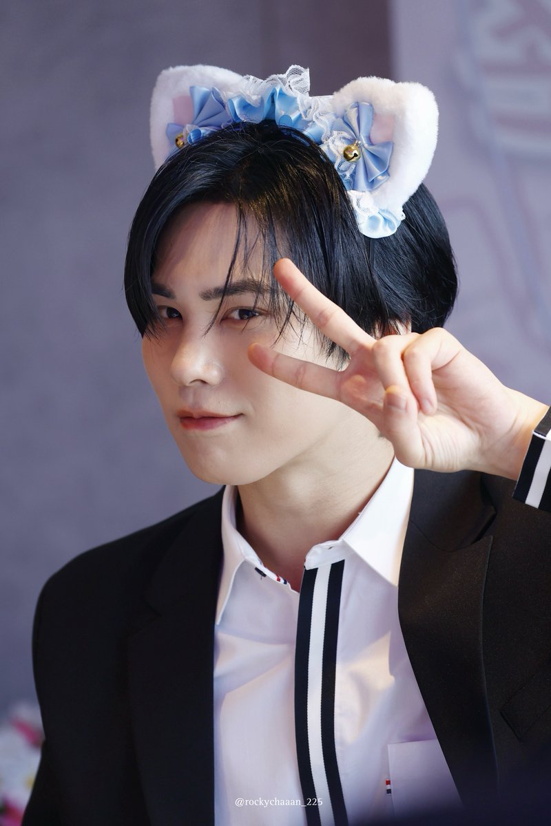 rockychaaan_225's tweet photo. 251228 Wolud you Be My 팬싸

😻🩵

#라키 #ROCKY #ラキ https://t.co/1PGNGhKuBf