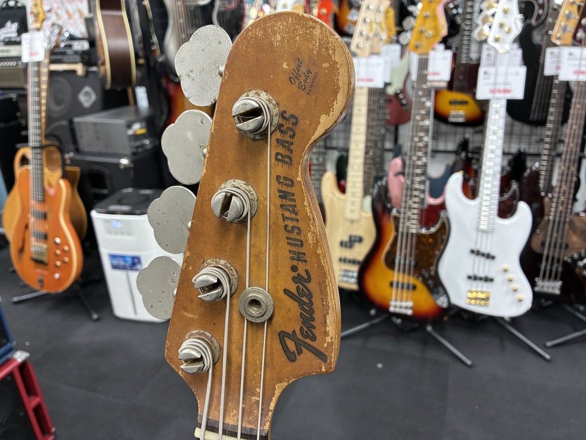 すごく貫禄のあるFender Mustang Bassが入荷しました！ こちらは1975年