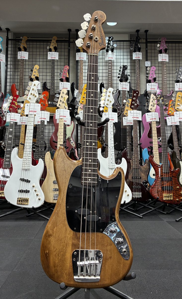 すごく貫禄のあるFender Mustang Bassが入荷しました！ こちらは1975年