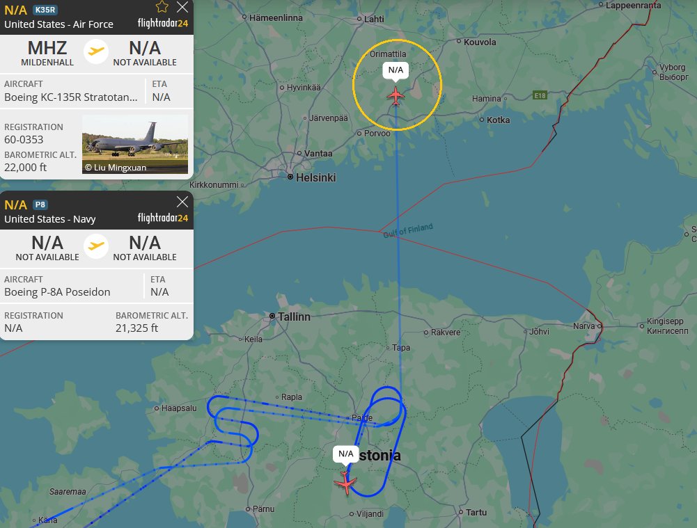 SirListenalot's tweet photo. FR24 showed "estimated positions" of #P8 #AE67DF #PK039 for 20 minutes. Actually it was refueling with #KC135 #AE062B #BART40 during that time... ππ https://t.co/MFW6eDYb5L