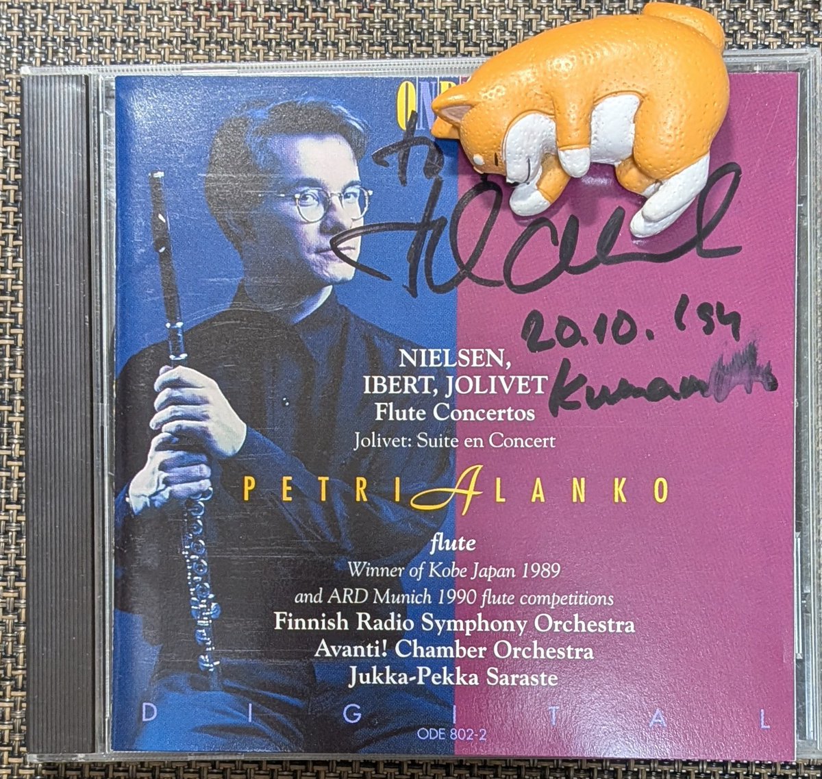 サイン入りCDを手放すな！と批判している訳ではありません。何かしらの