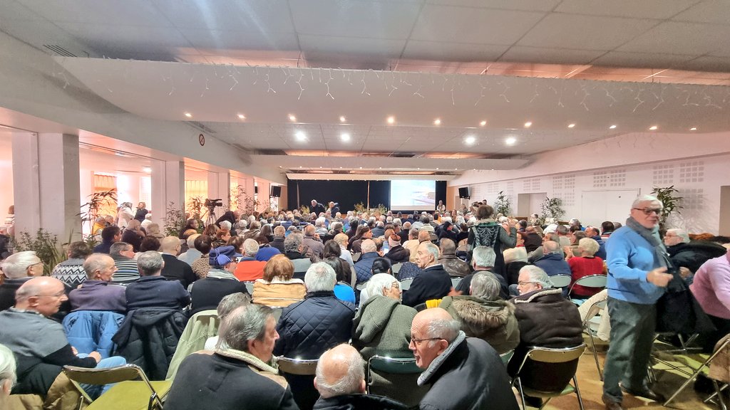 Nouvelle année = voeux. Ce matin à l'<a href="/AigPresquile/">L'Aiguillon-la-Presqu'île</a> pour ceux de <a href="/LaurentHuger/">Laurent HUGER</a>. L'occasion de revenir sur une année 2025 riche en défis et changements dont le renouvellement de la passerelle a été l'apogée. Souhaitons nous une année 2026 faite de bienveillance et petits bonheurs.