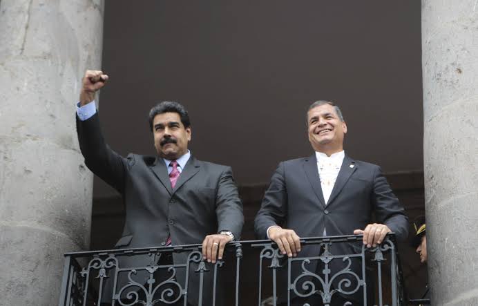 ElDatoEcua's tweet photo. #ElDato 🇪🇨 Es importante que el gobierno disponga investigaciones urgentes a todos los políticos de la RC5, aliados al líder del cártel de Los Soles, Nicolás Maduro.

Durante años han buscado DESESTABILIZAR a gobiernos en Ecuador, con apoyo directo de Nicolás Maduro.

Según investigaciones las campañas políticas fueron financiados por Nicolás Maduro.