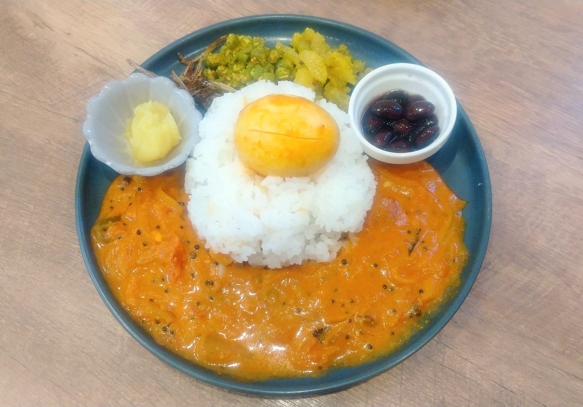 本日のまかない
エッグカレー

明日のカレーの試食です😊
今回は赤唐辛子と青唐辛子を両方使用したいつもよりちょっと辛いカレーだそうです。でも辛いもの好きな人にとっては全然だと思います☺️