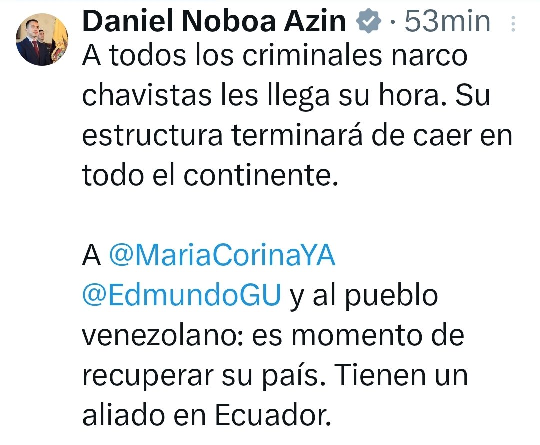 Esta es la postura de una estadista que lidera un gobierno democrático.
#Ecuador tiene como presidente un chimpancé millonario con navaja en mano, qué más podríamos esperar de <a href="/DanielNoboaOk/">Daniel Noboa Azin</a>.