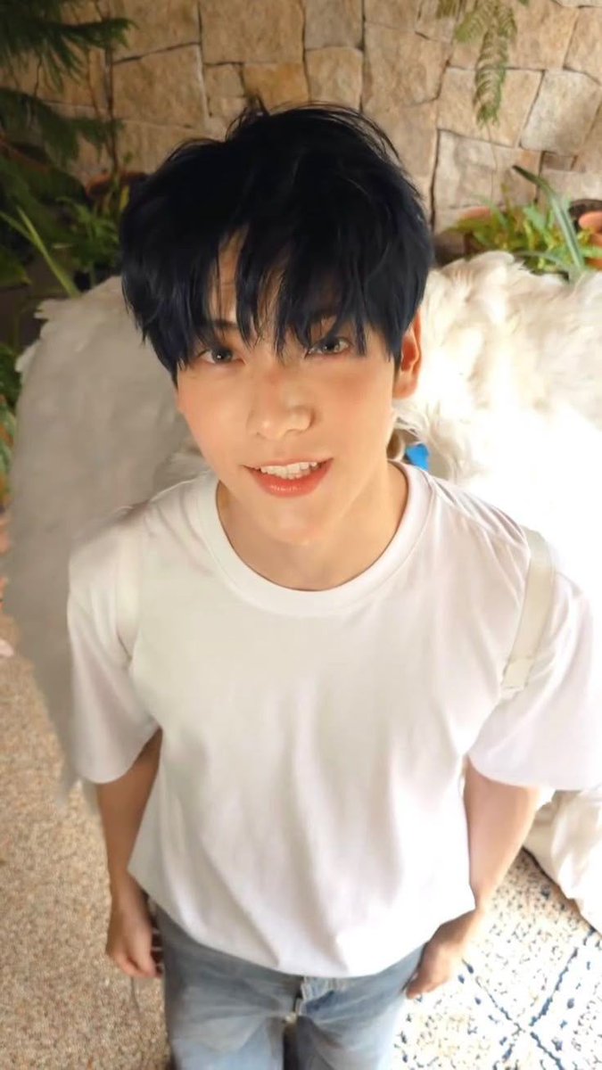 utopialand_1117's tweet image. san: pq quando eu vi os olhos do soobin brilhando me senti em slow motion

soobin: o corpo do san é incrível e musculoso, mas quando ele sorri é tão lindo e fofo

e não, essas palavras não saíram de uma fic por incrível que pareça