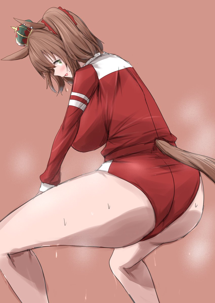 お題の匂いを覚えて貰う為に運動後の汗だくなお尻でのしかかってくるアストンマーチャンさんです。 