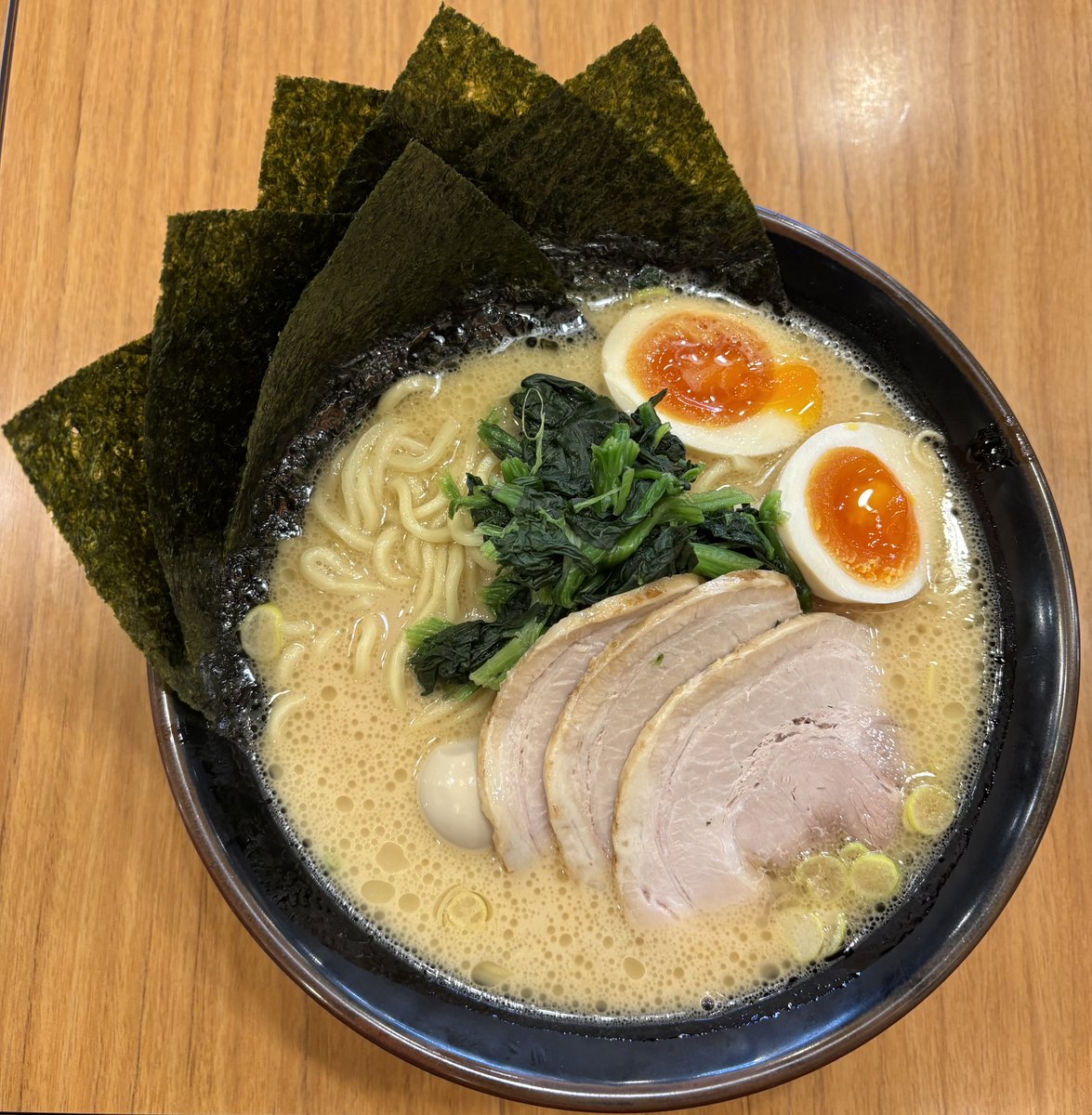 ヒロすTV tweet media