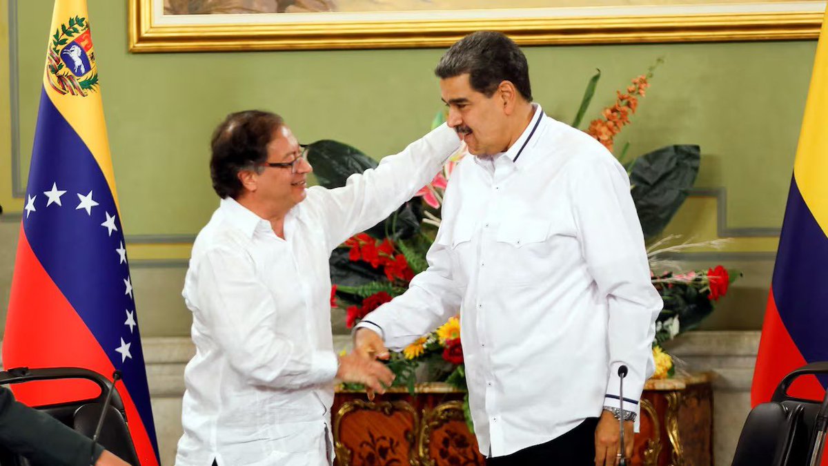MariaFdaCabal's tweet photo. Durante 25 años la extrema izquierda guardó silencio, se abrazó con el genocida Maduro y nunca defendió los derechos humanos de los venezolanos. Hoy están desesperados y preocupados por el ataque de Estados Unidos contra ese régimen. Ahora sí les importan los dd.hh. https://t.co/ug7MOnpIsI