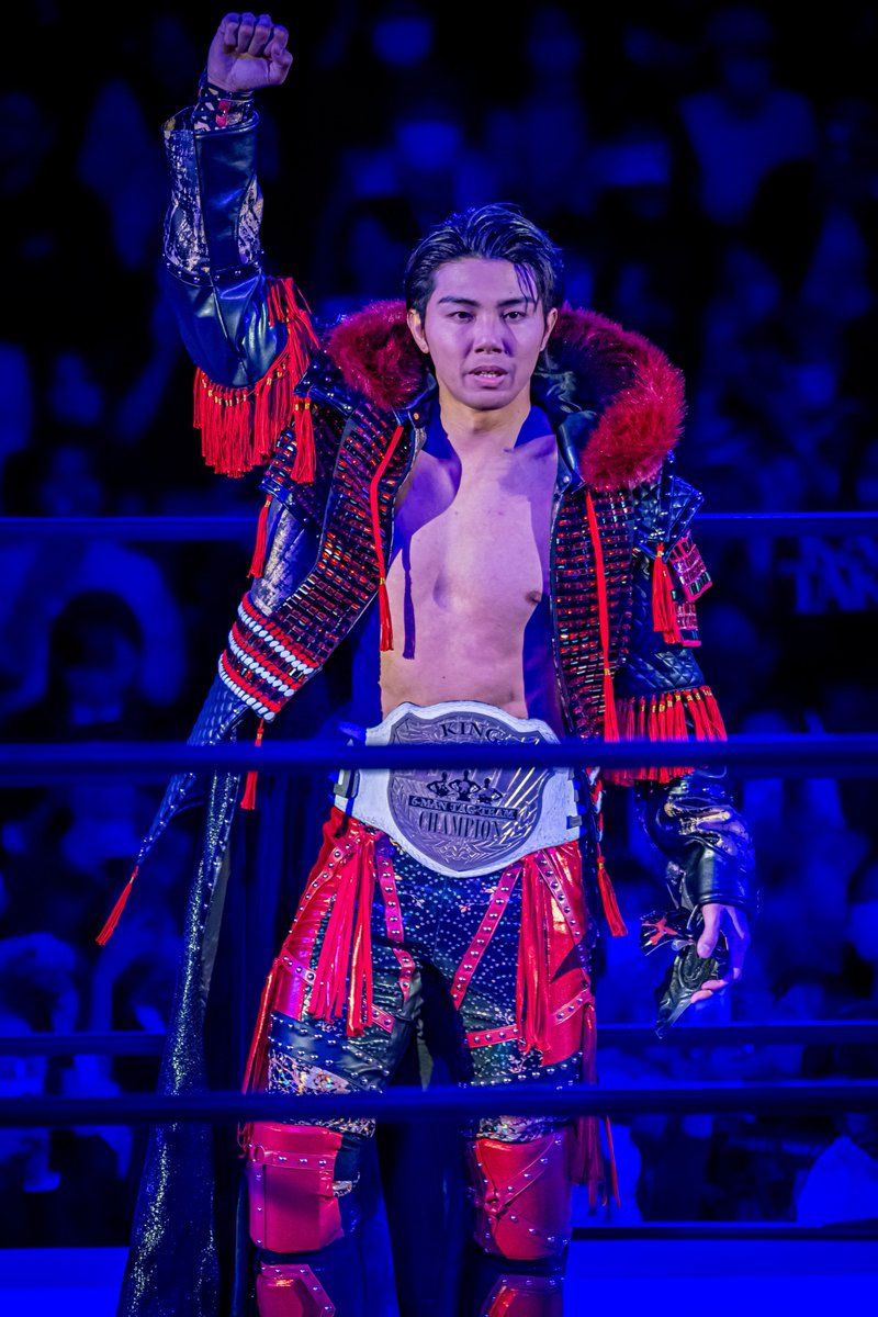 甲冑モチーフの新ガウン最高！
LET'S GO SAMURAI PROUD &amp; SOUL !!
#ddtpro #武知海青 選手 (26.1.3 後楽園)