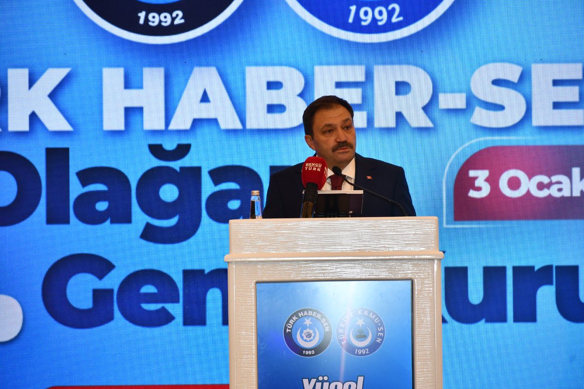 tulasimsen's tweet photo. Genel Başkanımız Sayın Mustafa Nurullah ALBAYRAK, Türk Haber-Sen’in 8. Olağan Genel Kurulu’na katılım sağladı.

Türk sendikal geleneğinin temelini oluşturan milli duruş, ilkeli sendikacılık, çalışanı merkeze alan anlayış ve kararlı mücadelenin öne çıktığı bu anlamlı Genel Kurulun; camiamıza ve tüm kamu çalışanlarımıza hayırlı olmasını diliyor, Türk Haber-Sen Genel Başkanı Sayın Yücel KAZANCIOĞLU ve Yönetim Kurulu üyelerini tebrik ediyoruz.

Genel Kurula katılarak bizleri onurlandıran MHP Genel Başkan Yardımcısı ve Ankara Milletvekili Sayın Yaşar YILDIRIM başta olmak üzere, tüm misafirlerimize teşekkür ediyoruz.

Var olsun teşkilat, Var olsun Türkiye Kamu-Sen