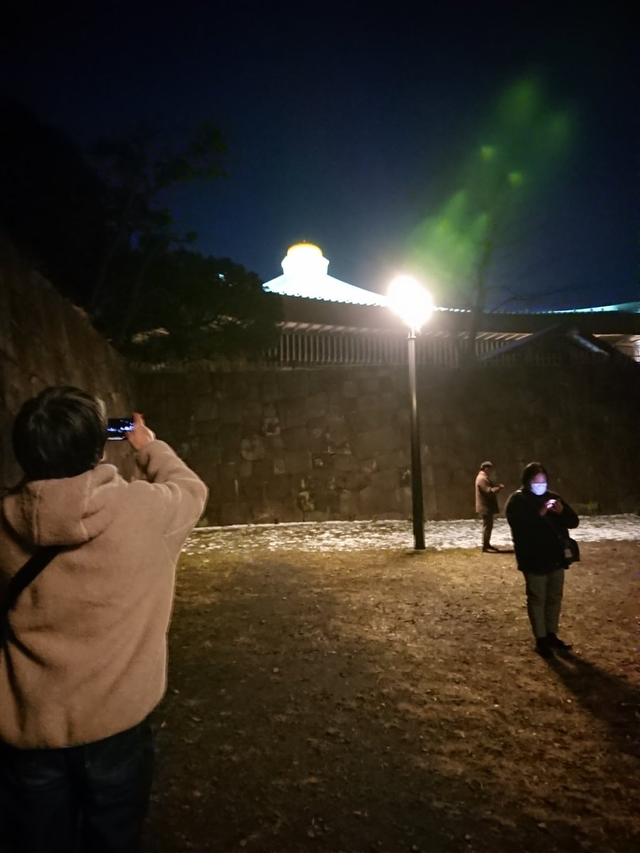 1966kenichi's tweet photo. 今年の清水ミチコさんの武道館ライブに足りなさを言うとしたらキヨシローが登場しなかったことくらいだ。…いや、登場しなくても、居るのだと感じるのでいいのか。ビックリハウス。ヘンタイよいこ。糸井重里。矢野顕子。(敬称略)ミッちゃん家の勉強机。だ。 https://t.co/aRJNTlQ1fC