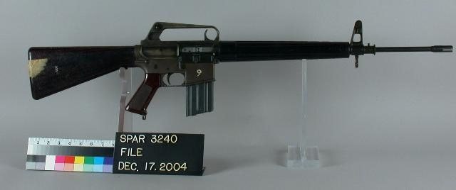 Jlopezd97's tweet photo. @MarmotaYoutube Hay una version del AR15 que para meter la bala en la recamara hay que hacer ese movimiento https://t.co/0jyFtIYglT