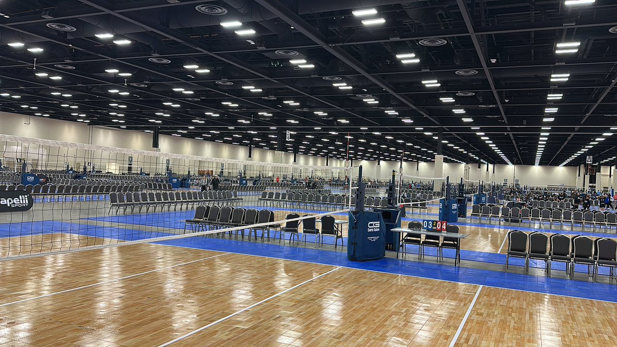 TheZachParra's tweet photo. Club volleyball season has officially begun. That means a lot of hotel rooms, açaí bowls, and smelly arm sleeves. I’m over here just trying to back in to how much money is made off of these tournament weekends or how to have my own açaí bowl stand! $25 per bowl… https://t.co/AIHA8kL5v6