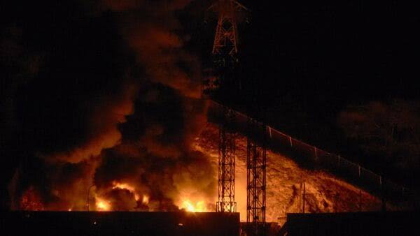 ABD saldırısı sonrası Venezuela'da şu ana kadar bir direniş yok. Devlet Başkanı Maduro ve eşi de muhtemelen Esad gibi anlaşmalı bir şekilde ABD'ye geçiyor. Maduro göstermelik mahkemelerle yargılanıp kamuoyundan silinişini bekleyip ölene kadar huzurlu bir hayatı yaşamayı seçmiş