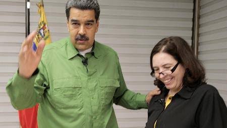 Oi <a href="/monicabergamo/">Mônica Bergamo</a> !! 😅😅