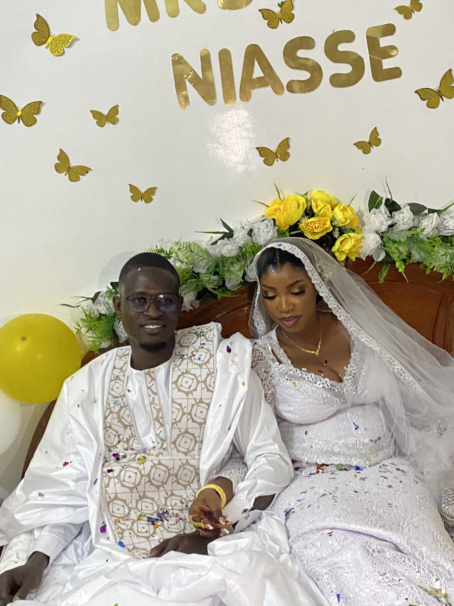MMakhmout's tweet photo. 27/12/2025 💍❤️🫶🏽
Alhamdoulilah 🙏🏾
Par la grâce de Dieu, nos chemins se sont unis.
J’ai épousé l’amour de ma vie, avec foi, amour et espoir, main dans la main pour l’avenir. ❤️🫶🏽
#Bou_Makhmout https://t.co/qO1SeIKN3D