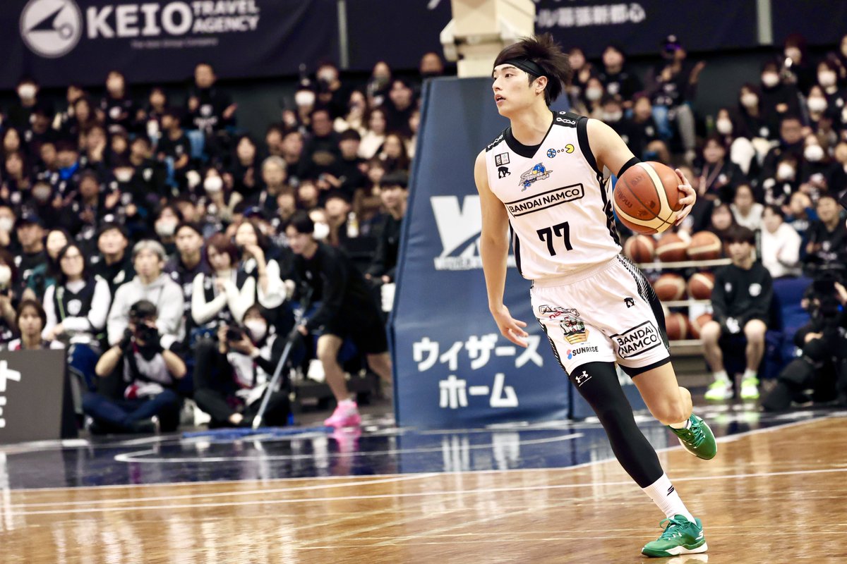 島根スサノオマジック 背景付きアクリルスタンド 岡田侑大選手 Bリーグ