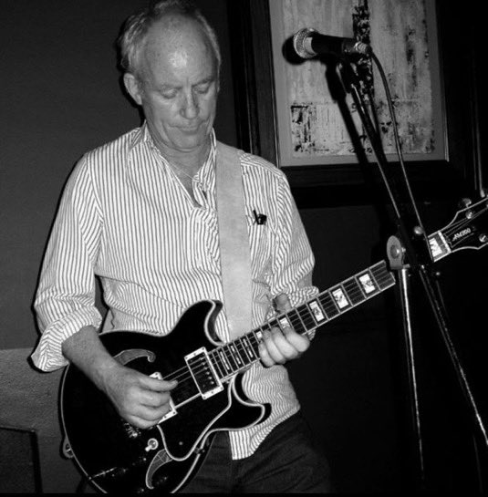 pillolerock's tweet photo. il 3 Gennaio 2012 moriva
Robert Joseph "Bob" Weston,
storico chitarrista britannico
dei Fleetwood Mac.
Weston nella sua carriera ha anche
registrato e suonato con numerosi
altri musicisti, tra cui Graham Bond,
Long John Baldry, Murray Head,
Sandy Denny e Danny Kirwan.
#BobWeston #pillolerock