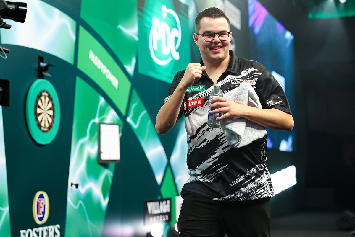 PDC Darts tweet media