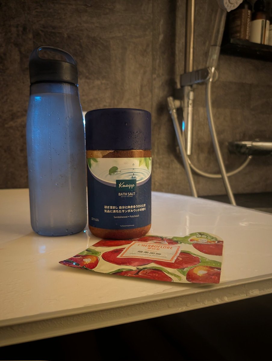 koreha_neko's tweet image. 夫と子どもが義実家へ帰省してしまい、お留守番妊婦はさみしくて水も喉を通りません…。