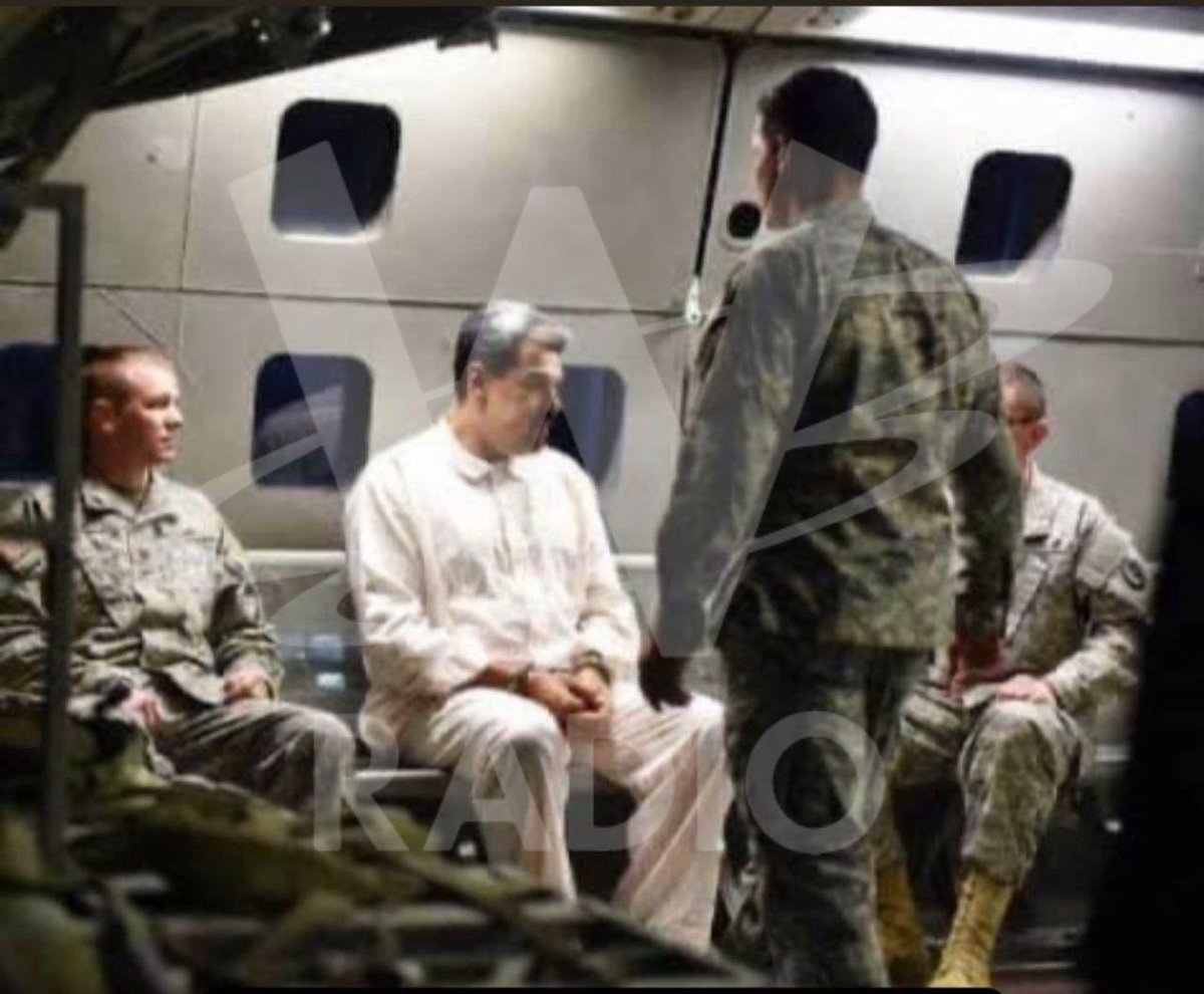 juannicolasvizc's tweet photo. Las primeras imágenes del narcotraficante de Venezuela Nicolás Maduro capturado. El mundo entero anhela verlo con un mameluco naranja y en una prisión federal de los Estados Unidos.

Ahora toca restablecer la democracia en Venezuela: Edmundo González y Maria Corina Machado. https://t.co/XUPGXCc9tW