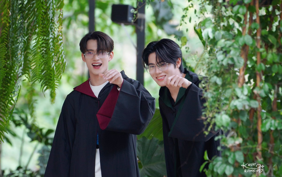 kwonaomsin's tweet photo. คิดตึ๋งต้นไม้เขียวๆกับเด็กๆเลยค้าบ 🌳🌿 #ohmfirstontour
#First_Chalongrat #OhmSarit https://t.co/fkprspOm9y