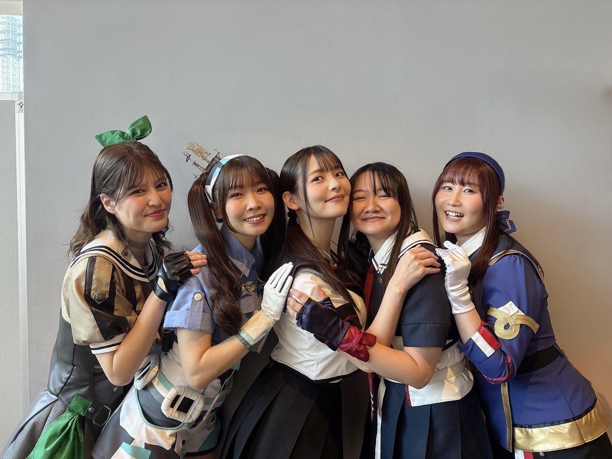 uesaka_official's tweet photo. 昼戦編成でぱちり！作戦終了、みんなお疲れさまっ！（すみぺ）　 #新春ライブ https://t.co/aJkX9WXCSg