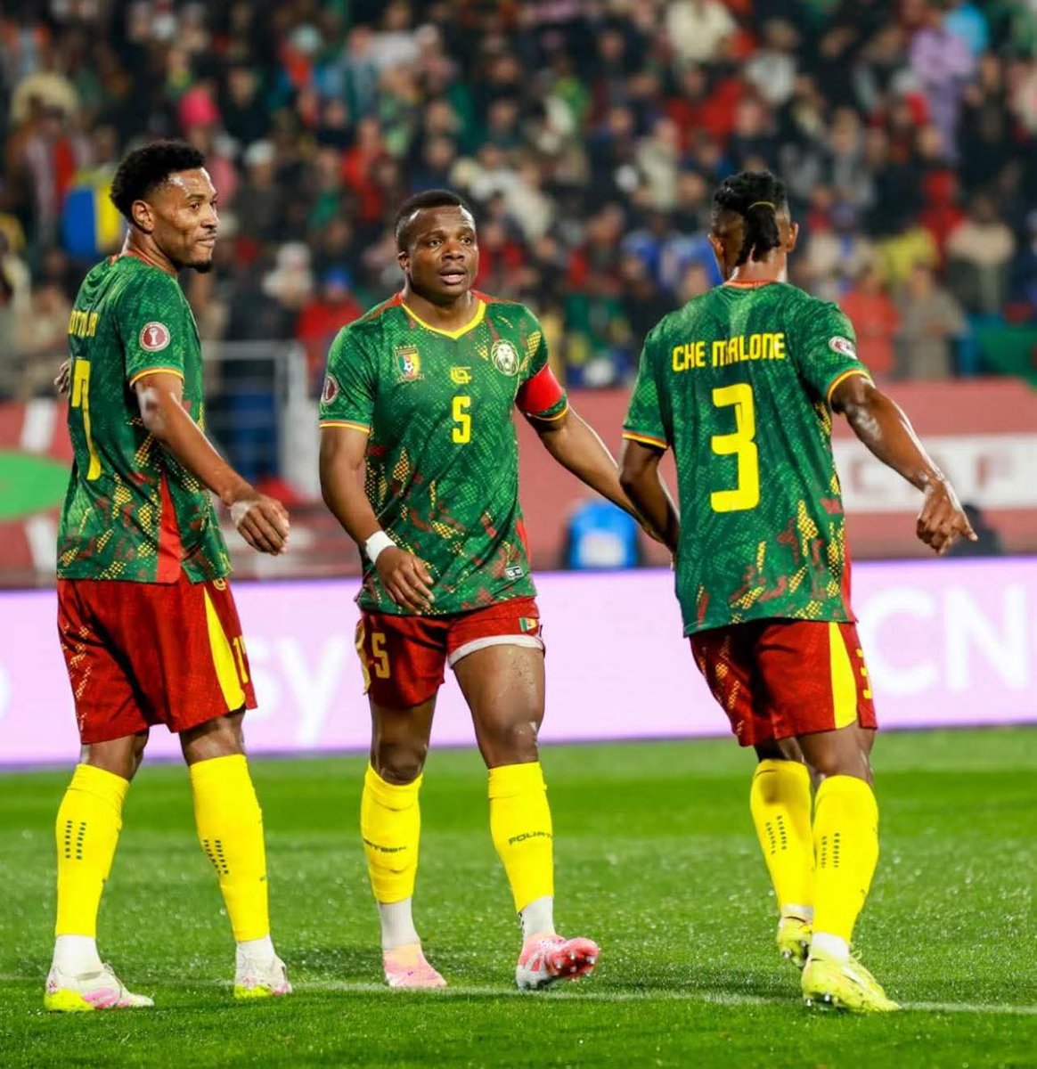 Samuel Kotto refuse d'endosser le statut de leader de la défense : 

« Je ne pense pas être le leader de cette défense quand il y'a Nouhou Tolo. Tout le monde est un leader que ce soit Che Malone, Nouhou ou même moi et on communique beaucoup ensemble. C'est ça notre force »