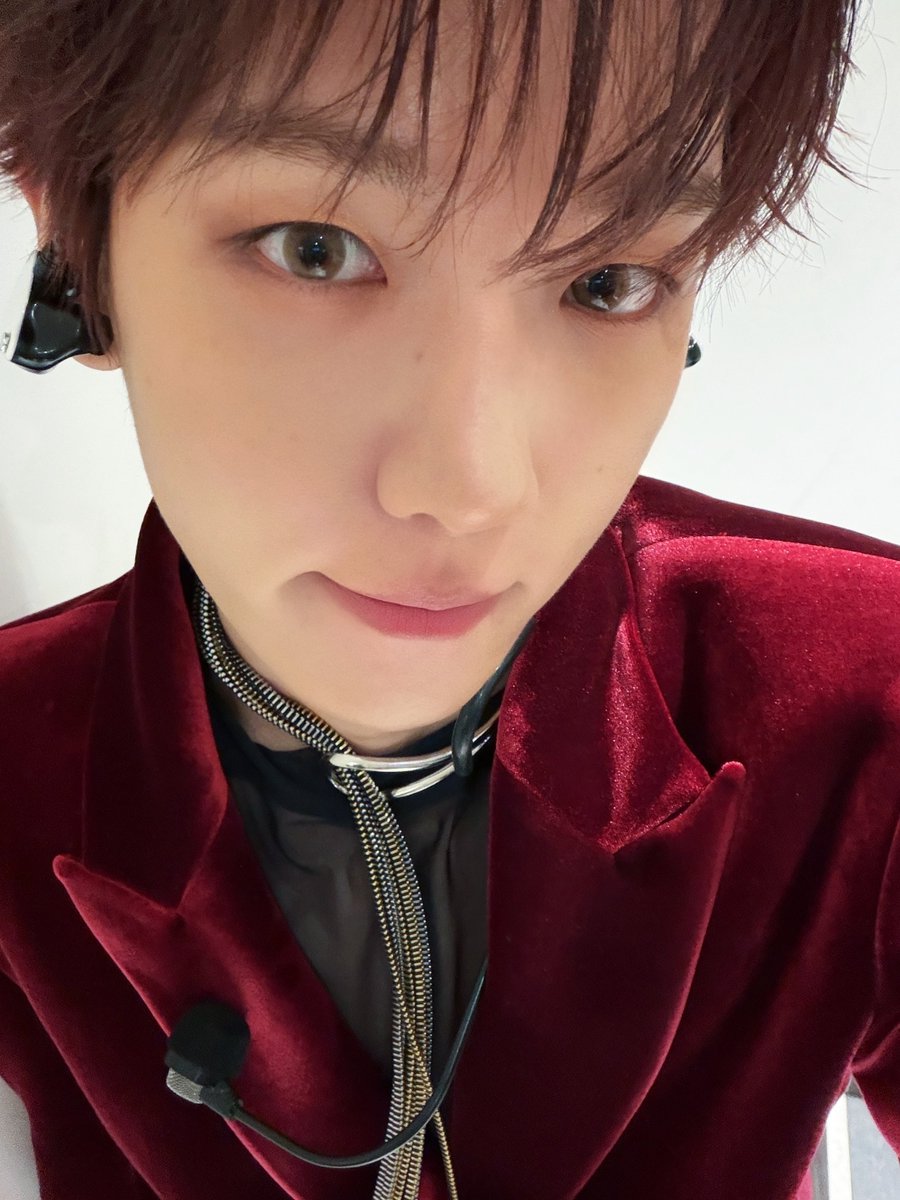 BAEKHYUN_INB100's tweet image. 2025 BAEKHYUN WORLD TOUR 
'Reverie [dot]' 🎀 DAY2

오늘도 에리들의 사랑으로 즐거운 시간 보냈어요! ❤️ 마지막까지 꼭 백현이와 함께해 주세요☁️✨️

#백현 #BAEKHYUN 
#Reverie #ReverieTour #Reveriedot