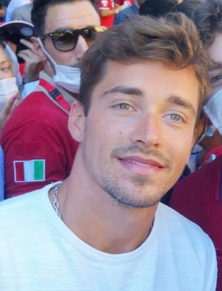 Joseph_arth16's tweet image. Morning… just look how handsome he is 😗