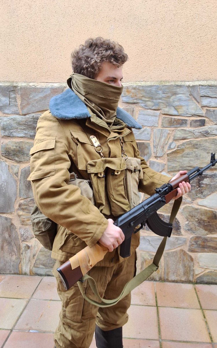PabloPosti76288's tweet photo. Infamous RD-54 chest rig during the afghan war #airsoft #cosplay #rusfor https://t.co/EXWtseAhyL
