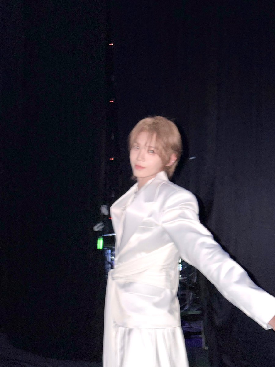 FOHAfinity9's tweet photo. ‘I hope everything today will be a good memory for us. Make sure you rest well. See you tomorrow ❤️’

Shuaibo posted on weverse

#AHOF #AHOFOHA #FOHA #FOHAfinity #AHOF_official #SHUAIBO https://t.co/wWAKQb0Rtf