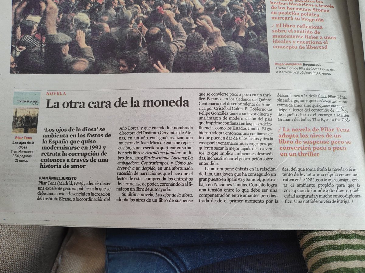 PILARTENA's tweet photo. Gracias! Qué honor estar en @LaVanguardia  con #LosOjosdelaDiosa esta mañana gris. Gracias @SergioVilaSanjuan y gracias @juanangeljuristo por esta reseña en vuestro prestigioso @Cultura/s donde escribió mi hermano Agustín tantos años. Le dedico a él esta alegría.@TresHermanasLib https://t.co/Ejoy5Td9Cu