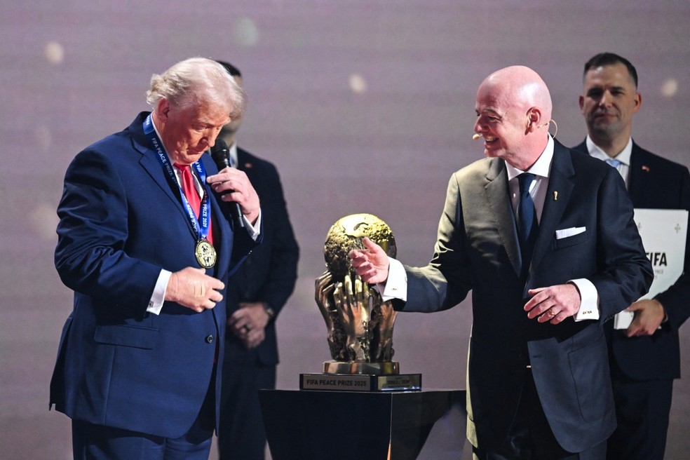 Bom dia seus prêmios da paz da FIFA.