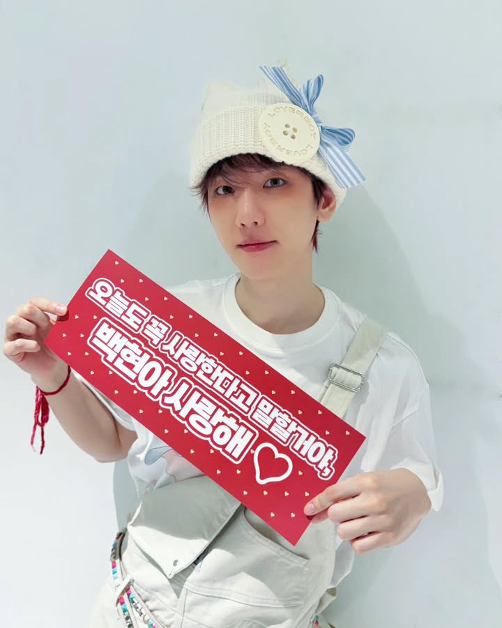 enjieLou's tweet image. My baekchen 🥹❤️💙 You both worked hard today too! So proud of my best vocalists 🥹 #백첸