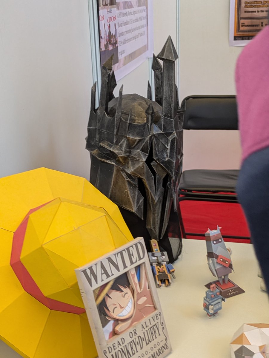 codedbypri's tweet image. Origami so cool😭😭✋🏻