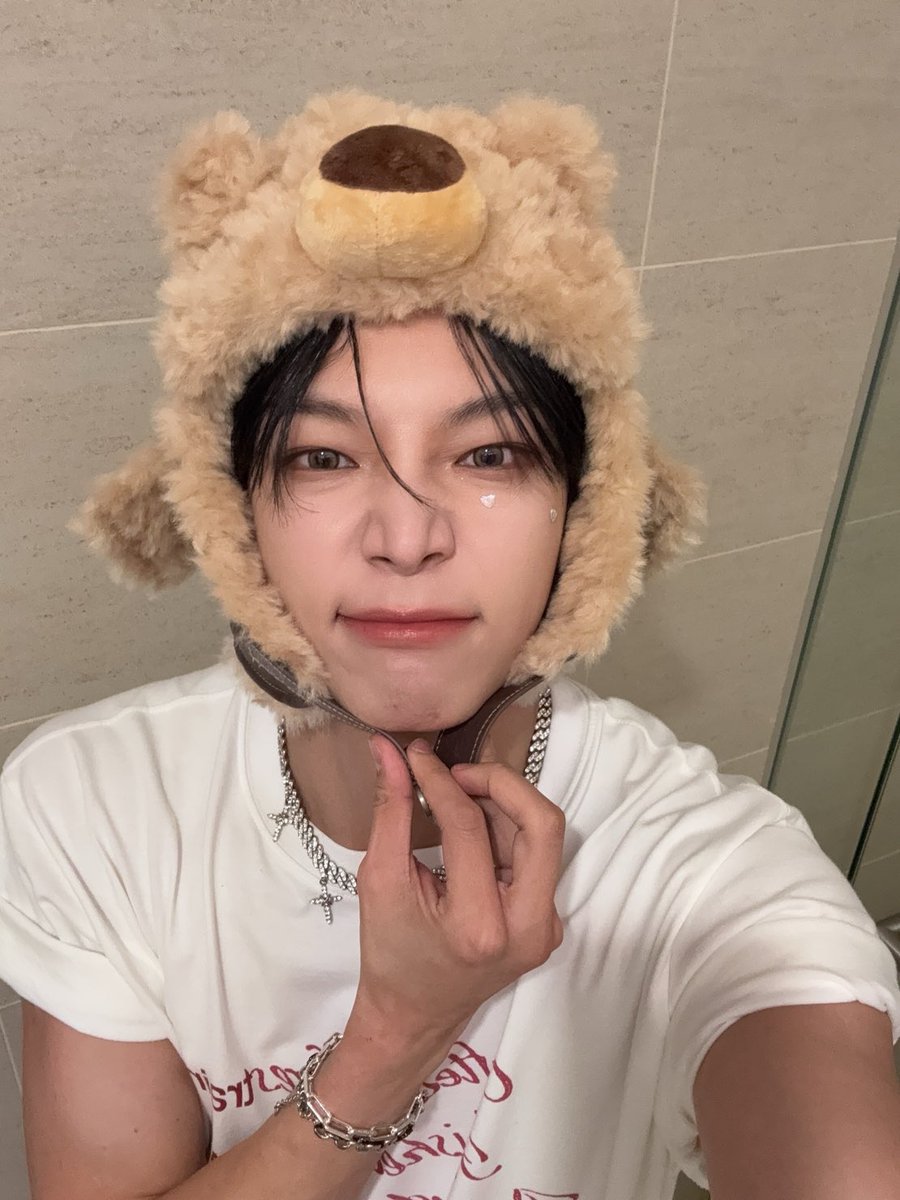 by_verivery's tweet image. [#동헌]

 정말 오랜만에 싱가포르에서 너무 행복한 시간!!!🥰 예뿌게 기다려준 베러뜰 고마워~🫡