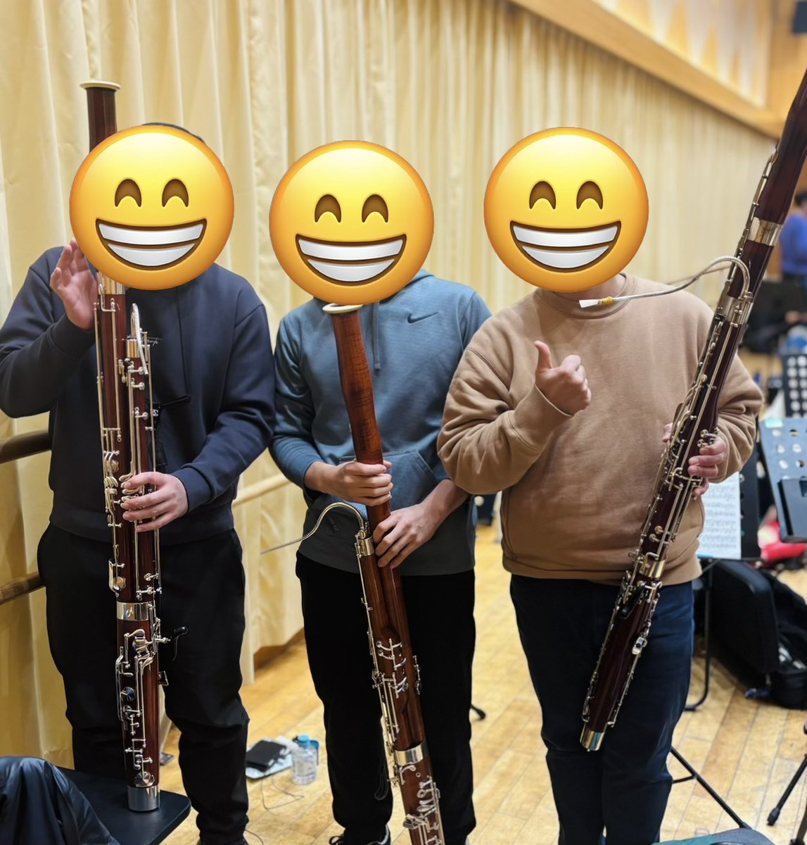 【演奏会まであと６日】：ファゴットパート

木のぬくもりを感じる、ちょっと不思議な音色のファゴット。低音で全体を支えつつ、ここぞ！という場面で表情豊かな音色を届けます。
この3人で定期演奏会まで頑張ります！