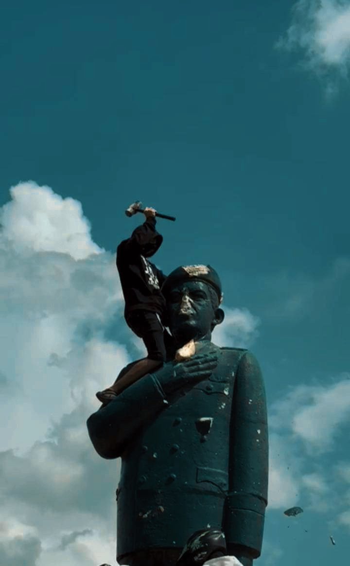 elinestark's tweet image. Dos imagenes extremadamente simbólicas.

«El fin del chavismo»