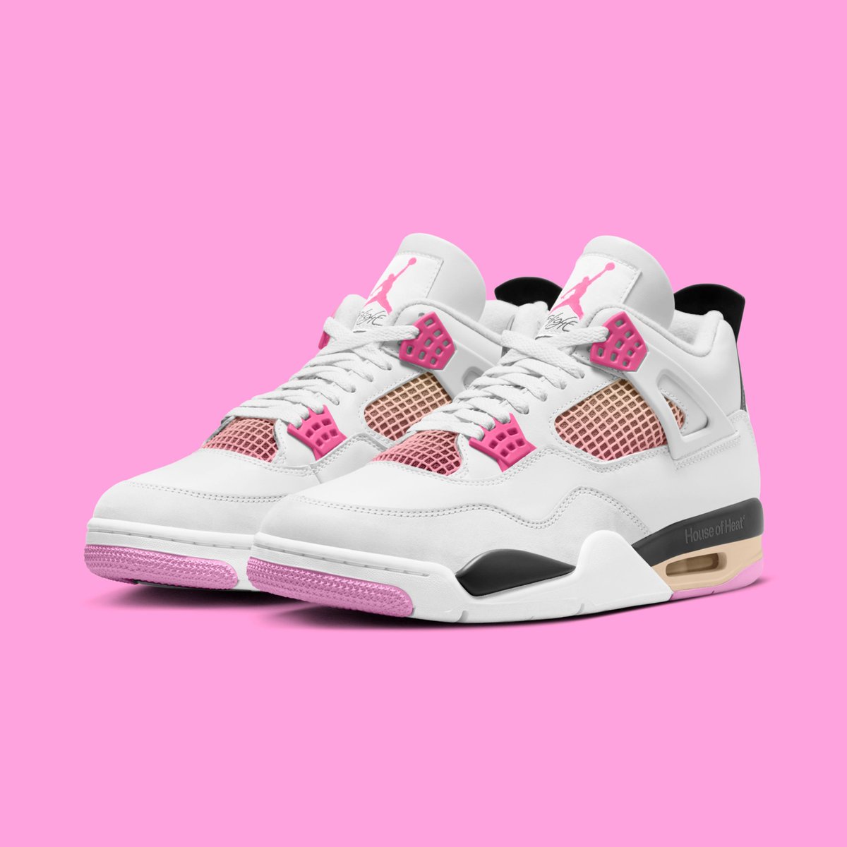 houseofheat's tweet photo. Air Jordan 4 "Comic" Releases July 25, 2026 🦸‍♂️

Details: https://t.co/uQXRFZEJ2w https://t.co/ASTRqMYpLu