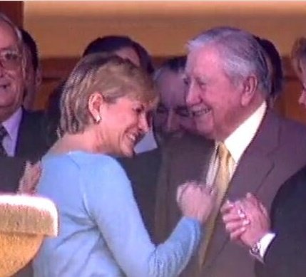 Que hermosas palabras Evelyn, una mujer que jamás ha estado de la mano de "NARCO DICTADURAS" 👌