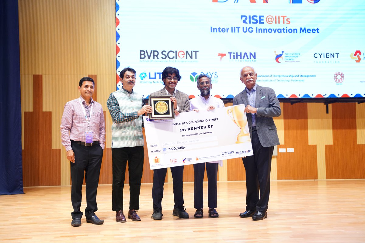 IITHyderabad's tweet photo. 🥈 1st Runner-Up | ₹3 Lakh 🏆
Shreyas Balakarthikeyan from @iitmadras
#Innovation : Automated SYNTAX Score Computation
An #AI-assisted #clinical decision tool that analyses #angiograms to support #cardiologists with #transparent, explainable #insights.
#HealthcareInnovation #InterIIT #Health @iTICIncubator @IitTihan